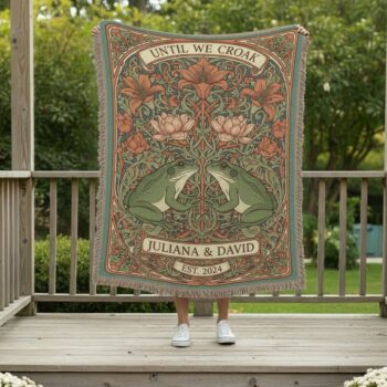 2025 Romantic Couple Frogs Woven Throw – Personalized Art Nouv
