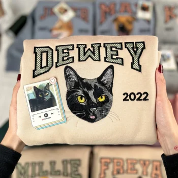 Pet Embroidery Sweatshirt from Photo – Custom Cat Portrait Shirt, Unique Gift for Mom, Embroidered Cat Face T-Shirt