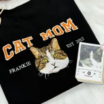 unique cat lovers gifts personalized cat mom sweatshirt from photo portrait cust 1