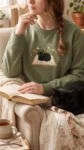 embroidered-sweatshirt